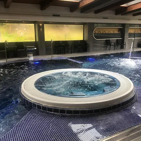 One Bedroom In Gated Complex Апартхотел 3*
